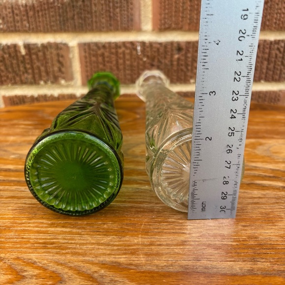 Vintage MCM Anchor Hocking Forest Green and Clear Starburst Pattern Bud Vases - Picture 5 of 6